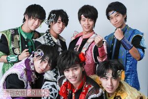 祭nine.の7人。上段左から時計回りに、横山統威、浦上拓也、神田陸人、高崎寿希也、野々田奏、寺坂頼我、清水天規　撮影／森田晃博