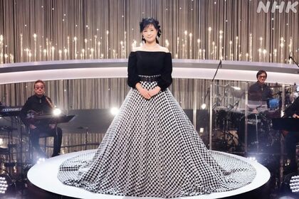 衰えることのない歌声を披露した薬師丸ひろ子（NHK公式SNSより）