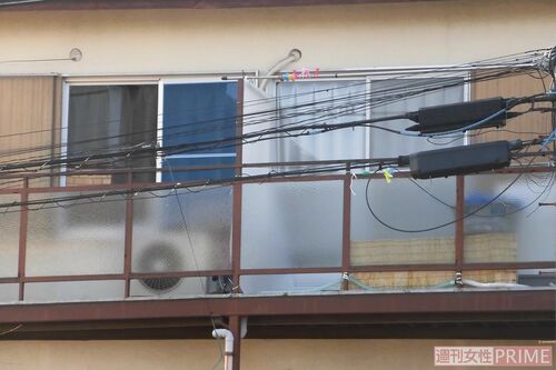 現場の目黒のアパートで、両被告の子どもである結愛ちゃんの弟は可愛がられていた