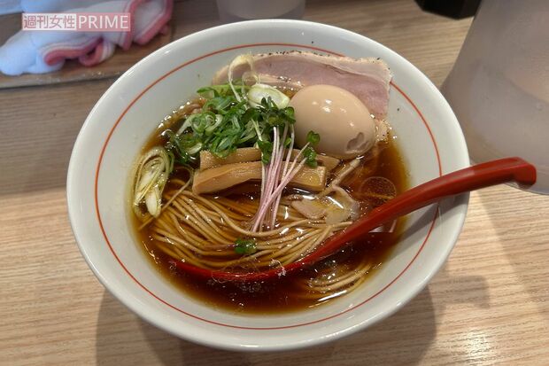 Snow Man・深澤辰哉が下積み時代に足しげく通っていたというラーメン店『T』の中華そば