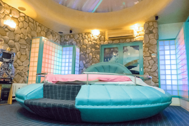 予想外の動きに驚愕！UFOが浮遊する部屋（静岡県）※撮影・取材協力／鬼束ちなつ