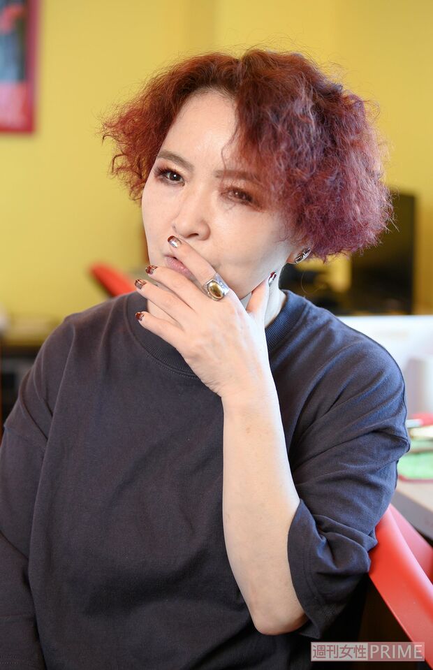 「母を恨んではいないけど、父の告別式に参列して以来、母やきょうだい、親戚とは一切の交流を絶っています」話すココさん（撮影／渡邉智裕）