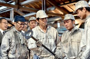 アイチ自動車の製造部門の男たちは、シャフトの耐久性についての問題を抱えていた　(c)TBS