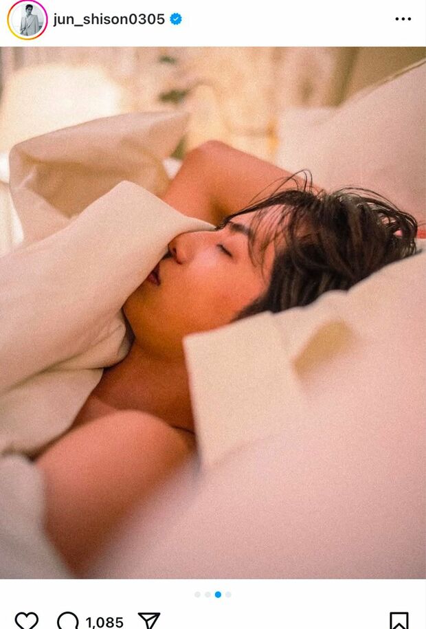 志尊淳のセクシーショット(本人のインスタグラムより)