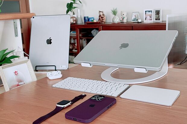 「アップル製品の大ファン。アップルウォッチは消費カロリーや、睡眠の質がひと目でチェックでき、日々の体調管理に役立っています」