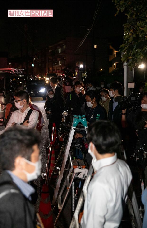 小室圭さんの帰国当日、横浜市内の実家前には多くの報道陣が（'21年9月）