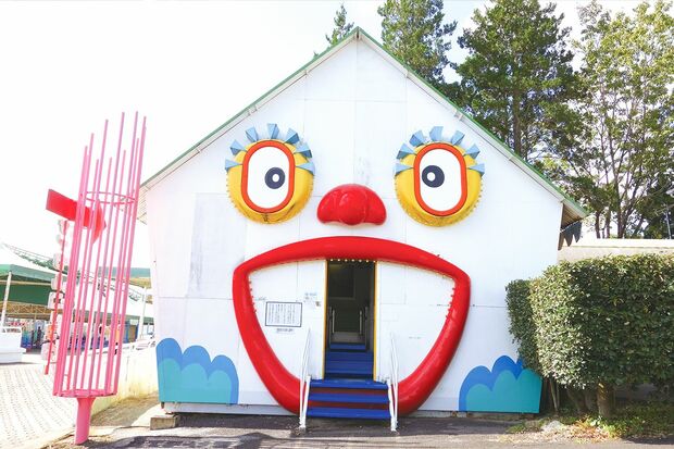 どこか懐かしい遊具たち