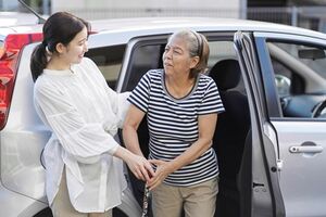 自分でできなくなるのは恥じゃない！　気持ちよく人を頼って　※写真はイメージです