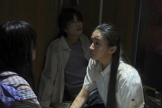 映画『牛首村』撮影で演技をするKoki,（YouTube『東映映画チャンネル』より）