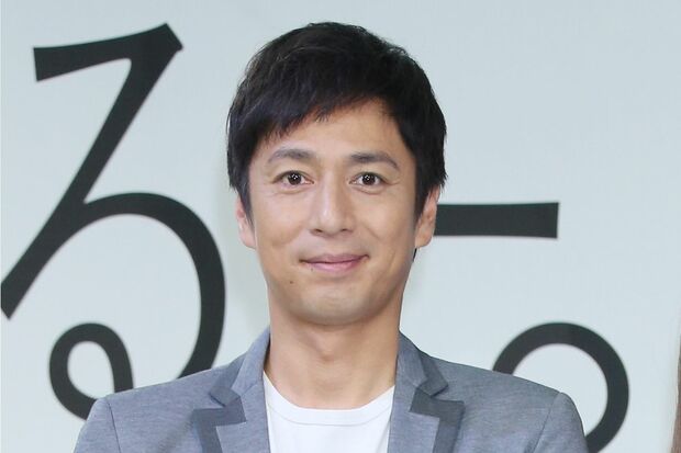 コント出身の芸人が多数を占める中、数少ない『M-1』王者で俳優業を行う徳井義実。『セシルのもくろみ』（フジテレビ系　毎週木曜　夜10時～）でヒロイン（真木よう子）が信頼を寄せているジェンダーレスのカリスマメイク役で新境地を開拓。