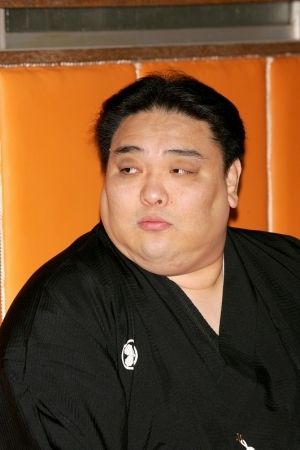 白鵬の優勝記録更新に水を差した熊ヶ谷親方の離婚と借金問題