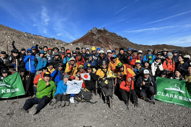 ついに富士山頂に到達