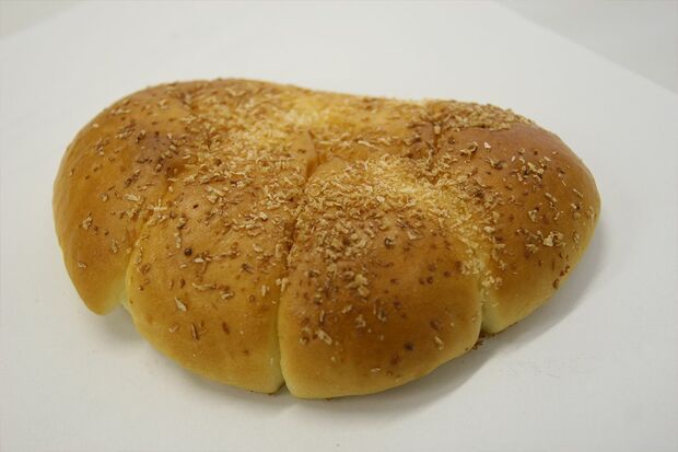 『宮野甘盛堂』のクリームパンは、全国から買いに来る人がいるほどの人気