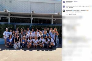 ブレーブスとのポストシーズン初戦、ドジャース選手の奥さまたちで構成される夫人会『DodgerWives』に久々登場した真美子さん(最前列の左から2人目)。その後ろにも日本人らしき女性が(インスタグラムより)