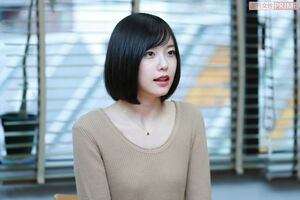 インタビュー中の加藤小夏　撮影／森田晃博