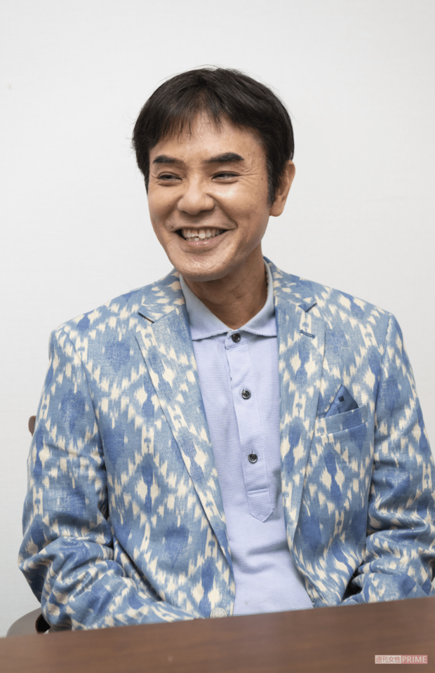 いっこくどう 1963年、沖縄県出身。本名・玉城一石(たまきいっこく)。ものまねタレント、劇団民藝の舞台俳優を経て、'92年から独学で腹話術に挑む。これまでにない「2体人形の同時操り」「時間差会話」「唇をまったく動かさない技術の高さ」など、腹話術で独自の境地を開き注目される。現在は、イベントや企業主催のパーティーを中心に、テレビ出演や自身のYouTubeチャンネルでの発信など、精力的に活動する。