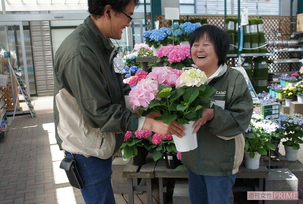 「池野さんは店舗経験が長いので、いると安心」（林さん）と信頼を寄せる