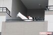 容疑者が姉と住んでいたアパートに家宅捜索が入った