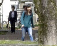 佳子さま、新学期のご登校は春らしいカットソーとジーンズで