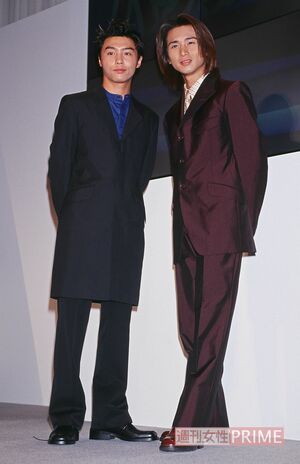 1998年、ANAのキャンペーンイベントに出席したKinKi Kids