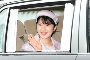 9月11日、紀子さまの60歳の誕生日のお祝いの挨拶のため赤坂御所を訪れた愛子さま