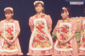 02年に上演されたミュージカル『モーニングタウン』での吉澤ひとみ(中央)