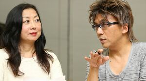 （左）鎌田れい「草食男子って、なかなか自分からは動かないですよね」（右）藤田サトシ先生「草食男子と付き合うには、女性がやさしくリードすること!」