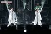 29年ぶりとなる2人だけのライブステージに立った石橋貴明（左）と木梨憲武