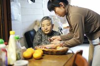 【コロナ禍の遠距離介護】東京から通うとサービスが使えない！ 「介護崩壊」の危機