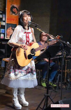 沢田聖子　サイン色紙　昭和レトロ　アイドル　シンガーソングライター 沢田聖子 サイン色紙 昭和レトロ アイドル シンガーソングライター