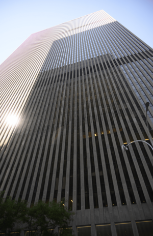 圭さんが勤務する法律事務所は、繁華街にある超高層ビルに入っている