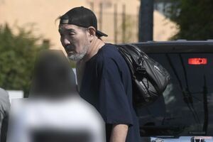 記者の直撃取材に応じた『VIVANT』福澤克雄監督
