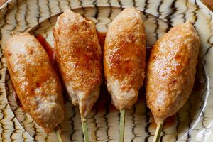 焼き鳥つくね「休日の晩酌にぴったりな串料理!」 写真/横田裕美子(STUDIO BANBAN)