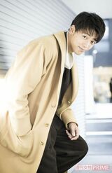 2017年12月19日号より未掲載カット。『陸王』（TBS系）では、マラソン足袋『陸王』で再起を図るランナー・茂木裕人役を演じるため、減量を行うなど肉体改造も！「『過保護のカホコ』の撮影中から身体づくりの一環で食事制限をしていたので、苦しいこともありました。でもスポーツはウソがばれやすいですから、手は抜けませんよね」