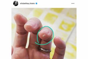 プライベートな投稿にはいつも結婚指輪が覗いていたが……（ビビアン・スーのインスタグラムより）