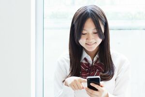 リアルとネットの境界が薄い、10代の子どもたち。子どもたちの安全を守るには