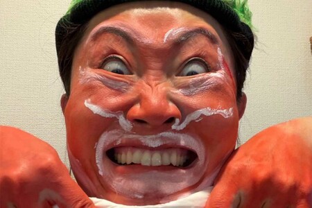 《再現度高すぎ》水槽のカニを全力で再現したキンタロー。のモノマネ（本人のXより）