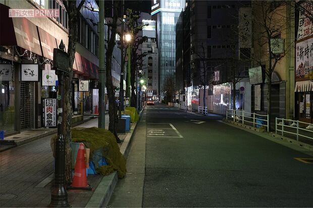 いつもは賑わう夜の銀座もご覧の通り、閑散として
