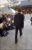 橋幸夫さんの葬儀式場へ向かうEXILE・ATSUSHIのモノマネ芸人RYO(本人Xより)