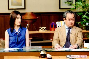 TBS『時事放談』で司会・御厨貴のアシスタントを務める小島さん