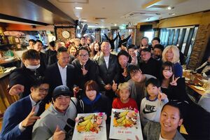 日本一周達成を祝われるゆたぼん（本人のTwitterより）