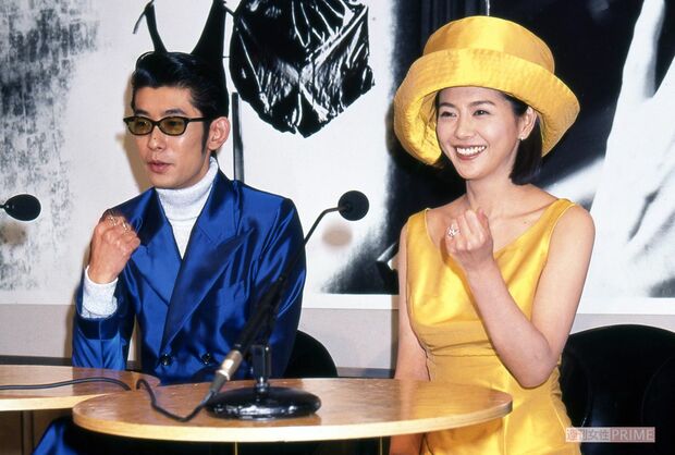 永瀬正敏との結婚発表会見を開いた小泉今日子('95年)