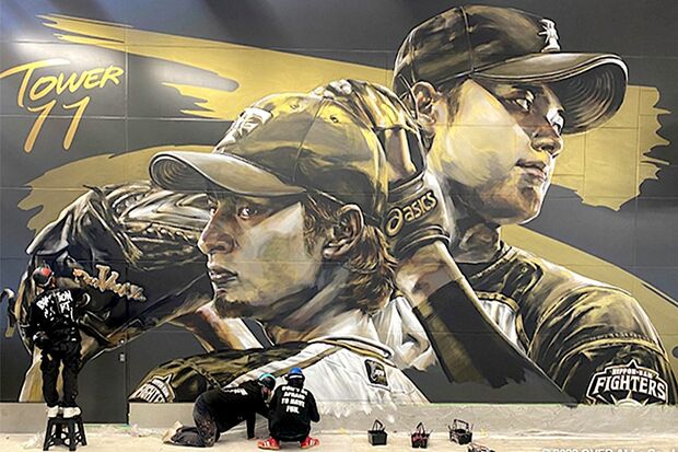 大谷の古巣・日ハムの本拠地である球場の施設内には大谷とダルビッシュの壁画が（日本ハムファイターズの公式ホームページより）