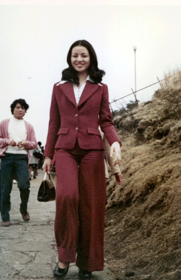 スタイル抜群！モデル時代の夏樹陽子