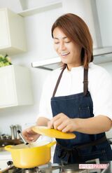 料理に目覚めたのは小4のとき。「調理実習でオムレツを作って。それから好きになりました。高校生のときは、ファミレスの厨房でアルバイトもしていました」　撮影／矢島泰輔