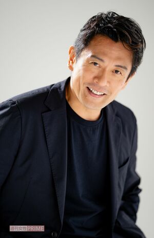 内野聖陽　撮影／伊藤和幸　ヘアメイク／柴崎尚子（shuharibeaute）　スタイリング／中川原寛（CaNN）