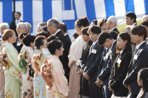 堀米選手とご歓談される愛子さま