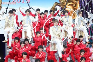 2019年1月、舞台『ジャニーズアイランド』会見にて、“五輪”に座るキンプリ