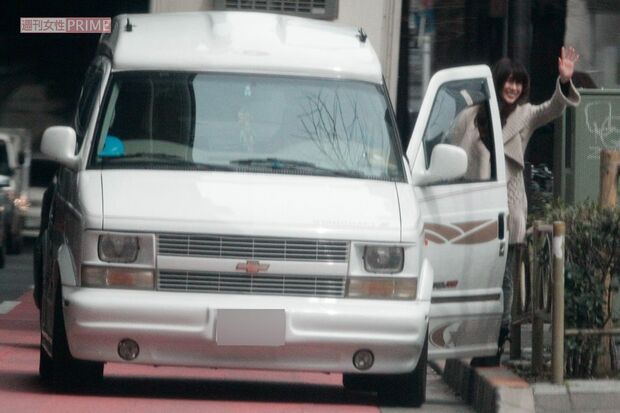 2012年3月、CocomiとKoki,を迎えにきた工藤静香