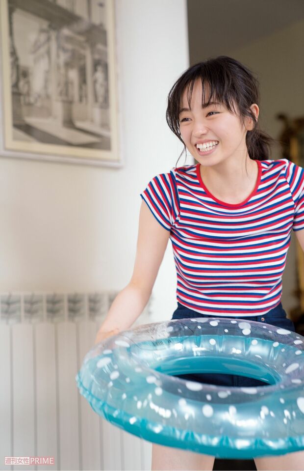 ハジける笑顔のずーみん　写真集『誰も知らない私』より